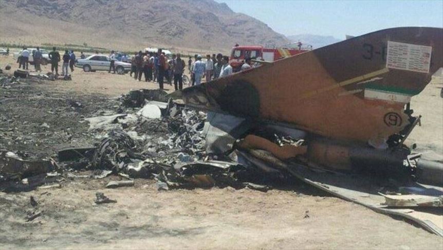 یک فروند هواپیمای نظامی در ساحل تنگستان ایران سقوط کرد