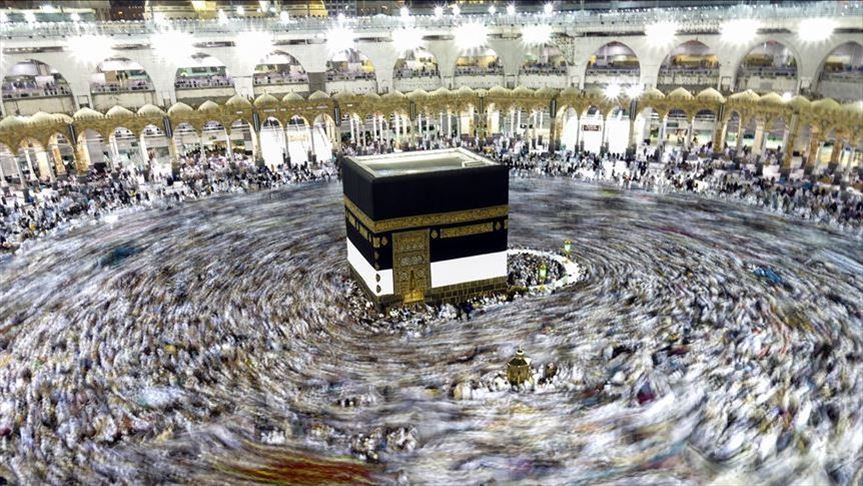 Indonezi, gruaja kurseu duke mbledhur mbeturina 26 vite për të udhëtuar në Haxh
