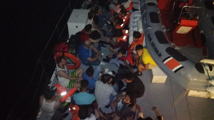 Turkish Coast Guard rescues 22 irregular migrants in Aegean Sea