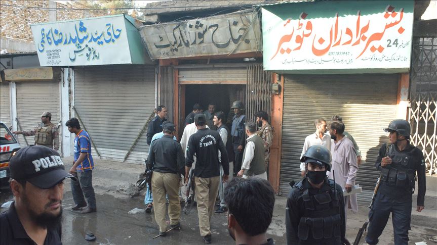 1 killed 9 injured in SW Pakistan blast
