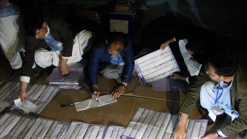 Gobierno afgano insta a los talibanes a no hacer amenazas electorales