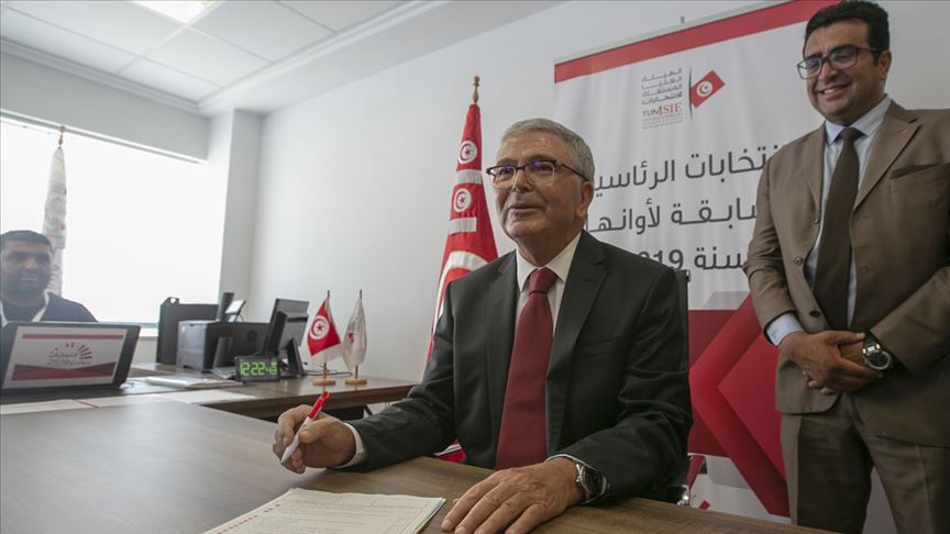 وزير الدفاع التونسي يستقيل من منصبه ويترشح لرئاسة البلاد