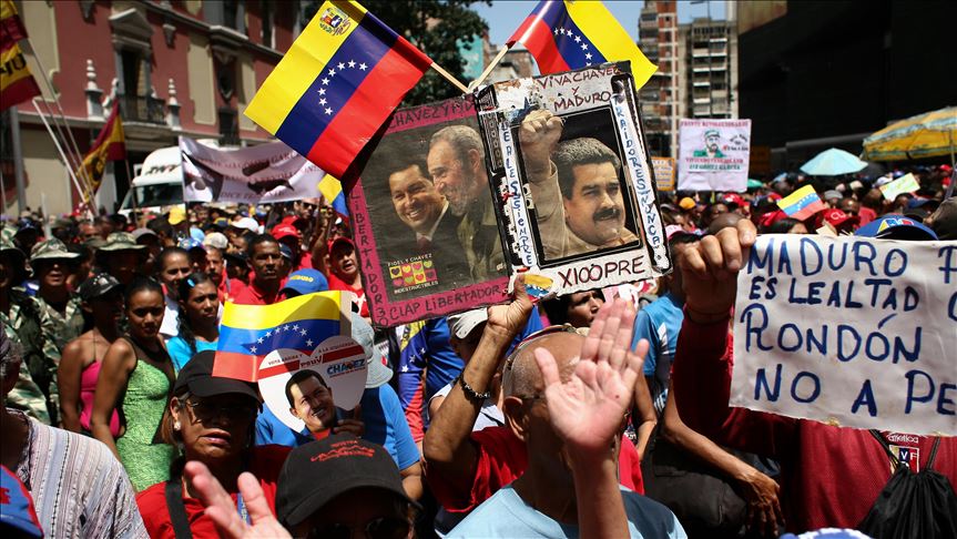 Gobierno de Venezuela suspende diálogos con la oposición