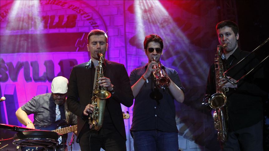 "Nišville" otvoren rekordom: Zajednički nastup sto džez muzičara na dve bine