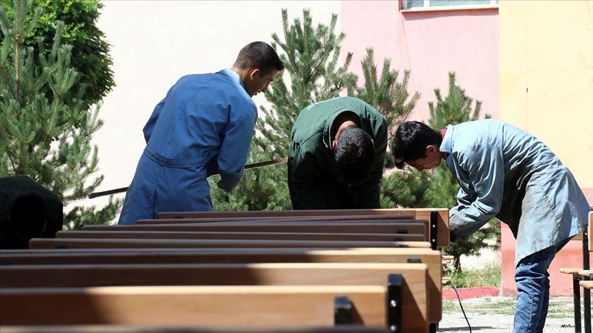 Ev lîse di tetîlê da jî wek atolyeyê dixebite