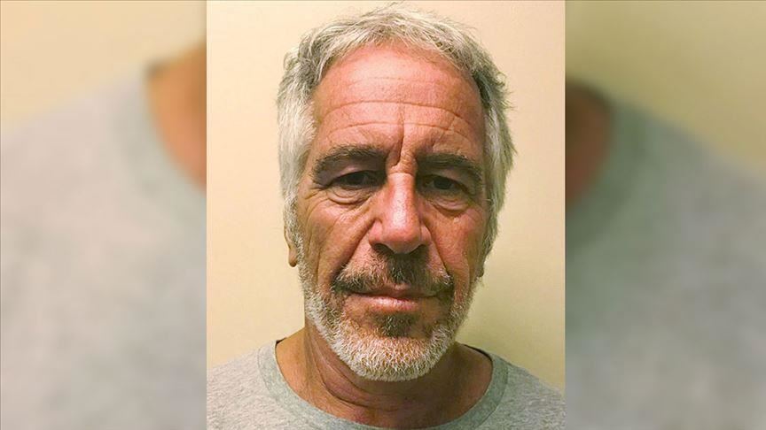 Jeffrey Epstein commits suicide in prison cell