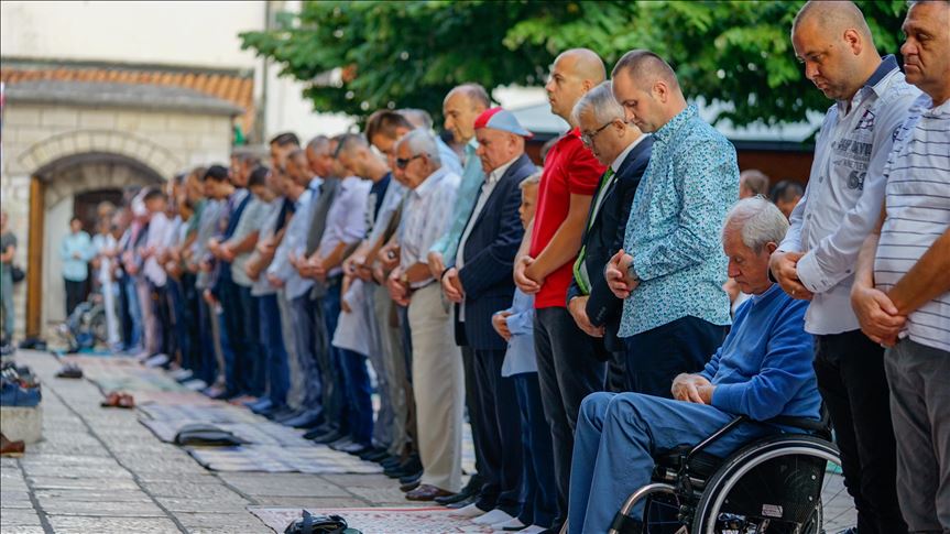 Në vendet e rajonit falet namazi i Kurban Bajramit