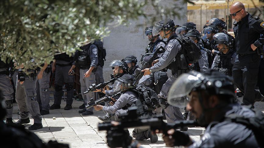 Ä°srail polisinden Mescid-i Aksa iÃ§inde Filistinlilere saldÄ±rÄ± ile ilgili gÃ¶rsel sonucu