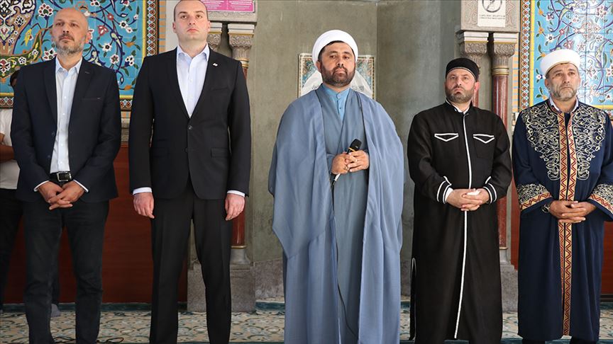 رئيس وزراء جورجيا مهنئا المسلمين: "الأضحى عيد الحب والتكافل"