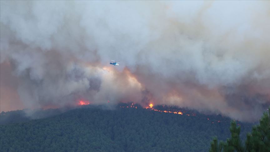Kütahya'daki orman yangını kontrol altına alınmaya çalışılıyor