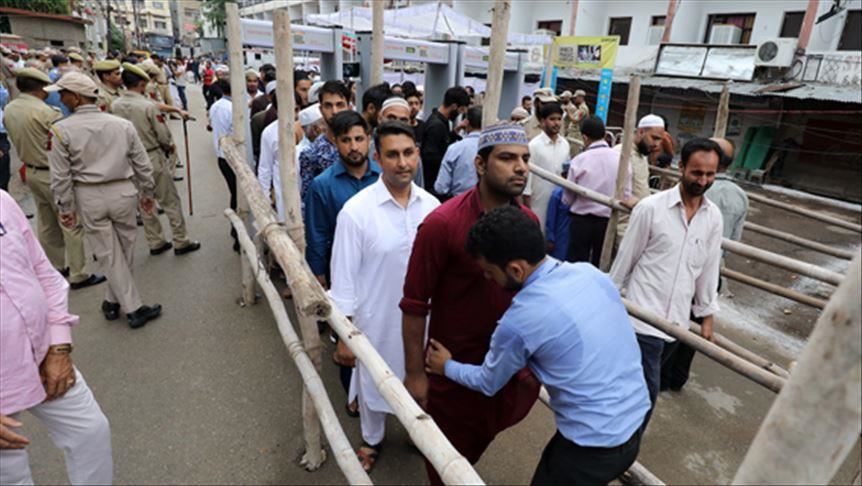 Muslimani u Jammuu i Kashmiru i na bajram-namaz otišli u pratnji indijske policije