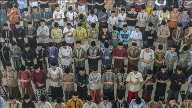 Memahami fenomena keberagamaan bernama Hijrah