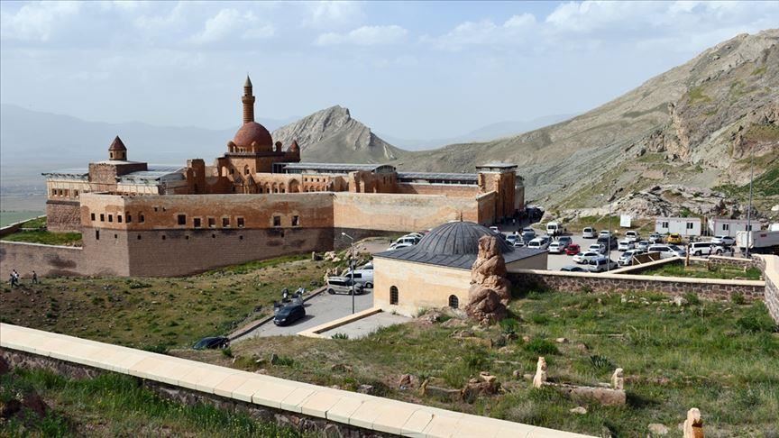 كۆشكی ئیسحاق پاشا له پشووی جهژنی قورباندا