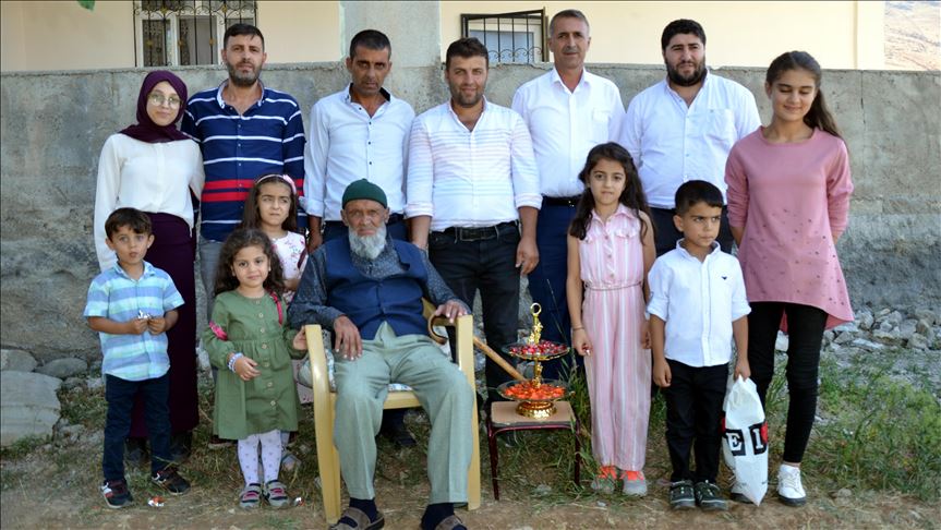 Kalê 107 salî tevî zarok û neviyên xwe kêfxweşiya Eyda Qurbanê derbas dike