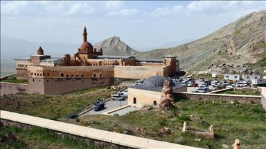 كۆشكی ئیسحاق پاشا له پشووی جهژنی قورباندا