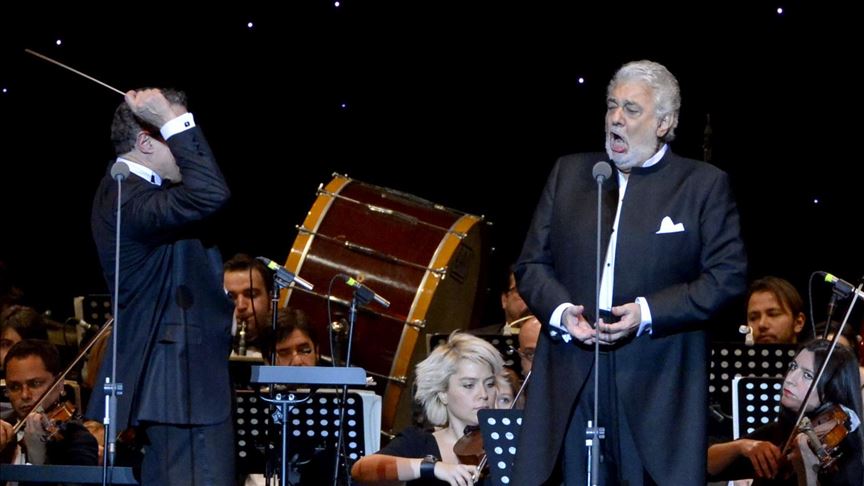 El tenor español Plácido Domingo es señalado por nueve mujeres de acoso sexual