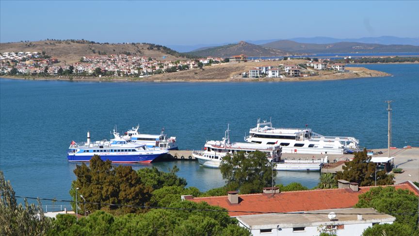 Yunan adasında binin üzerinde turist mahsur kaldı