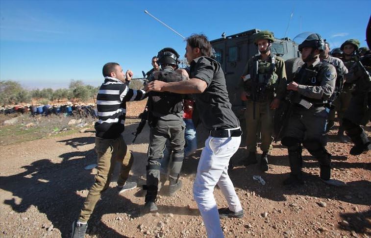 Israel deportasi pekerja Filipina dan anaknya
