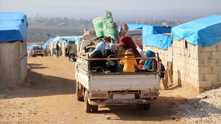 Еще 124 тыс сирийцев бежали к границе с Турцией