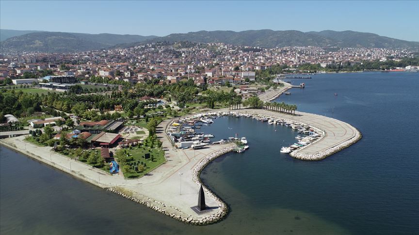 Yıkıntılarının arasından yeniden doğan kent: Gölcük