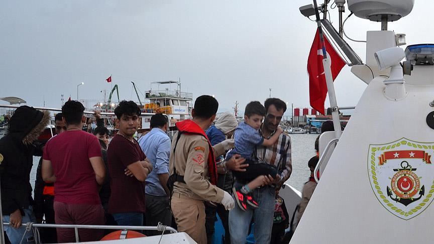 گارد ساحلی ترکیه 186 مهاجر را از خطر غرق شدن نجات داد