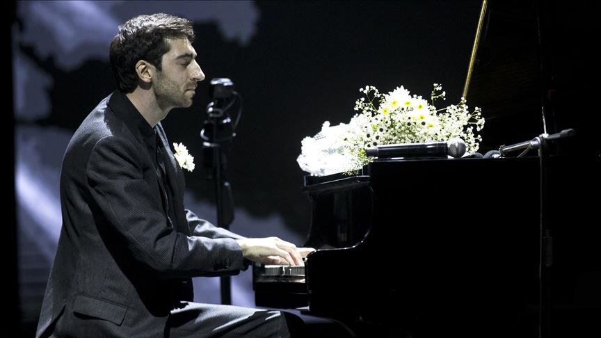 الموسيقار الروسي "غرينكو" يحيي حفلًا موسيقيا في إسطنبول