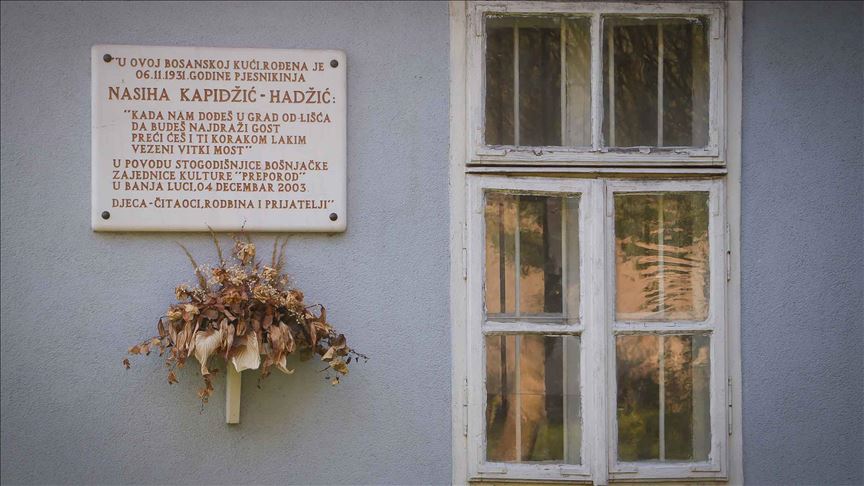 Sabiha Kapidžić, sestra Nasihe Kapidžić Hadžić u porodičnoj kući čuva uspomene na čuvenu pjesnikinju