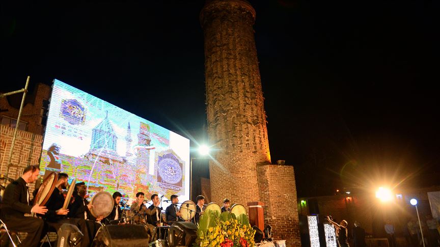 افتتاح جشنواره ملی «شمس و مولانا» در شهر خوی ایران