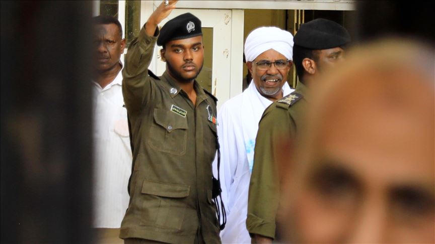 Sudán: Omar al-Bashir aparece en corte para juicio de corrupción