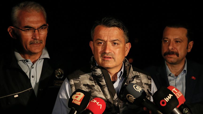 Bakan Pakdemirli: Şu anda aktif 4 yangınla mücadele ediyoruz