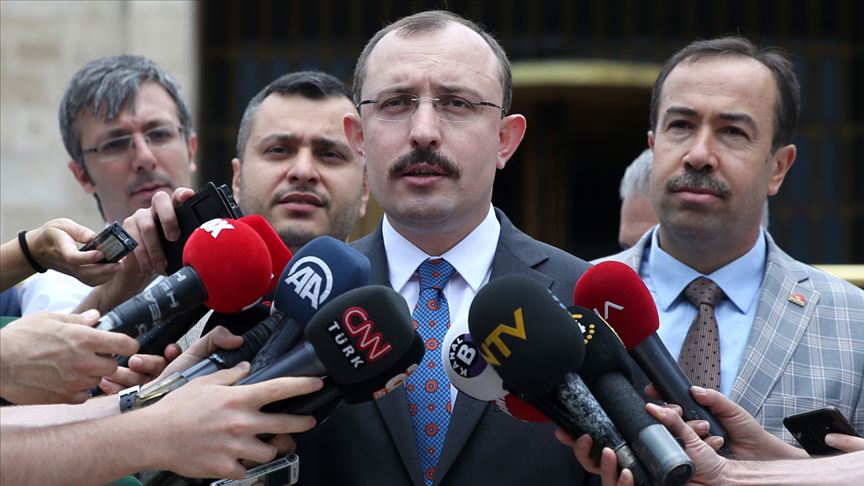 'Terör örgütüne yardım eden belediye başkanlarının görevden alınması hukuka uygundur'