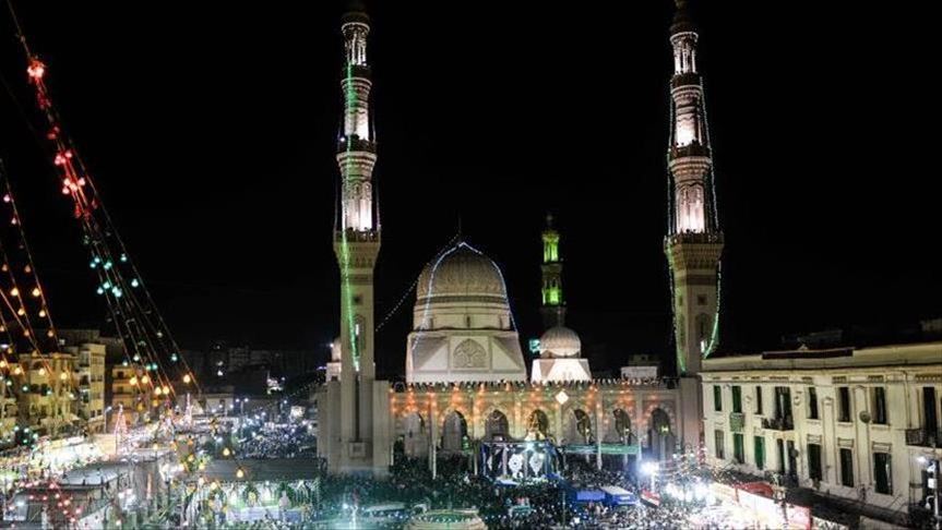 مصر... هدم مسجد لـ"ولي صوفي" ونقل ضريحه مؤقتا