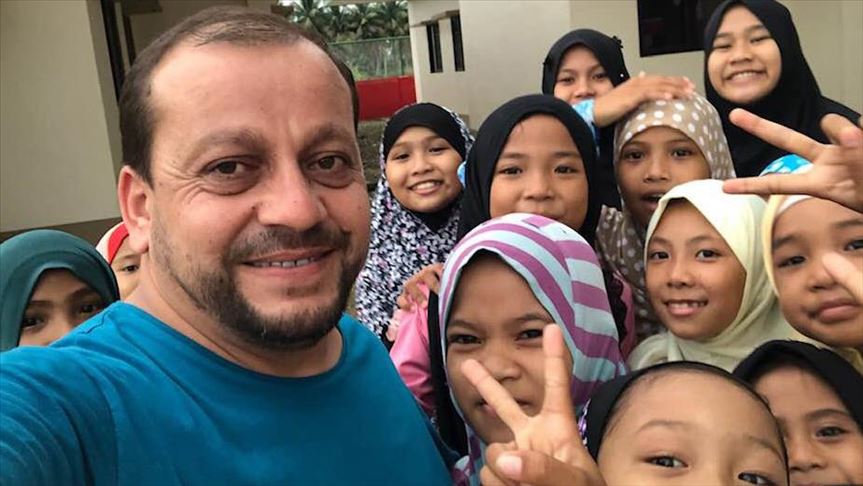 Un turco es conocido como el padre de los huérfanos en Filipinas
