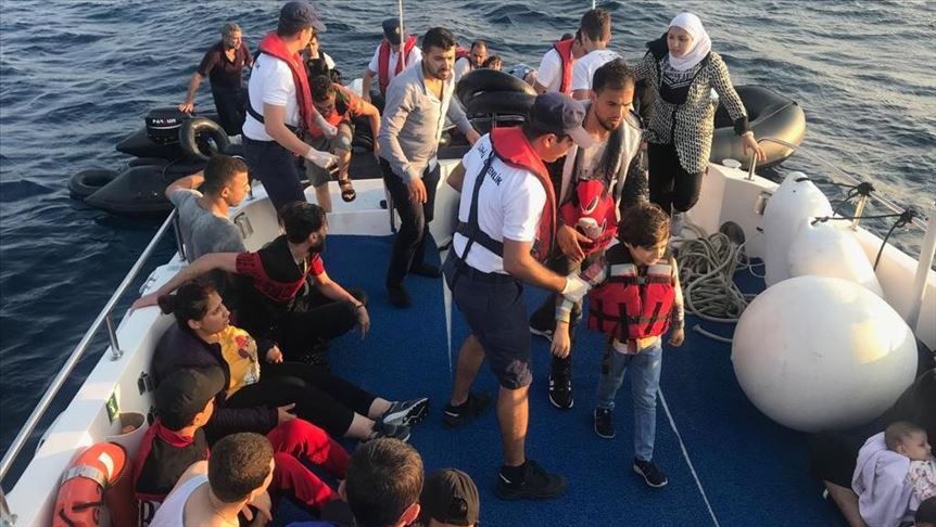 نیروهای ترکیه 80 پناهجو را از خطر مرگ نجات دادند