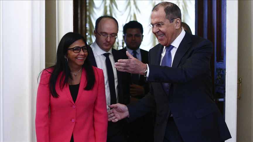 Vicepresidente venezolana llega a Moscú para reunión diplomática 