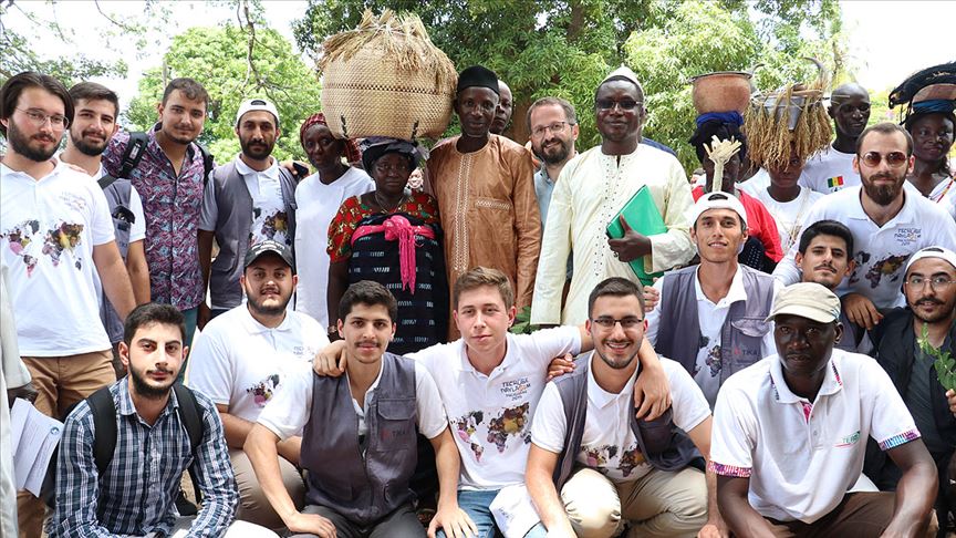 TİKA gönüllüleri yardım malzemelerini Senegal'e ulaştırdı