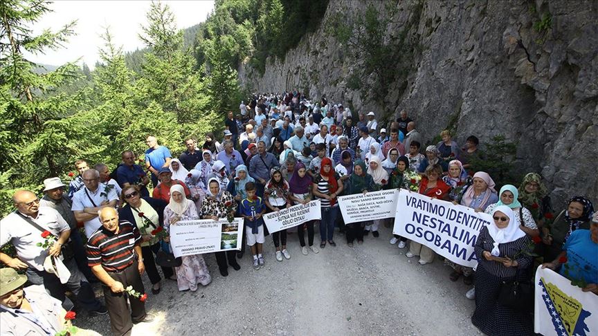 Na Korićanskim stijenama obilježena 27. godišnjica od ubistva dvije stotine muškaraca