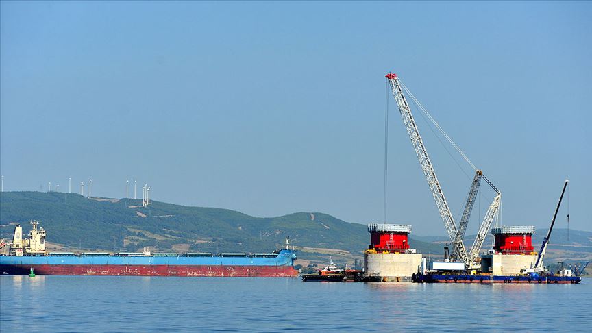 'Simgelerin köprüsü'nde kule blokları yükseliyor