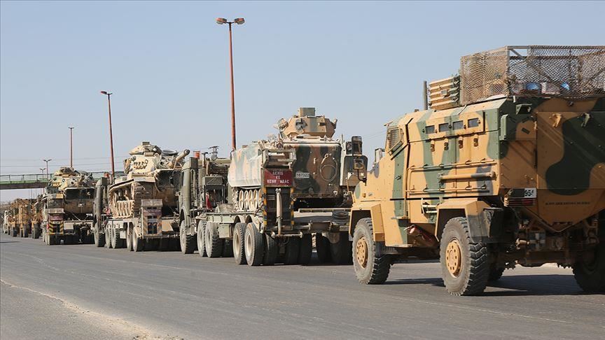 Un convoi militaire turc se dirige vers les points d'observation à Idleb