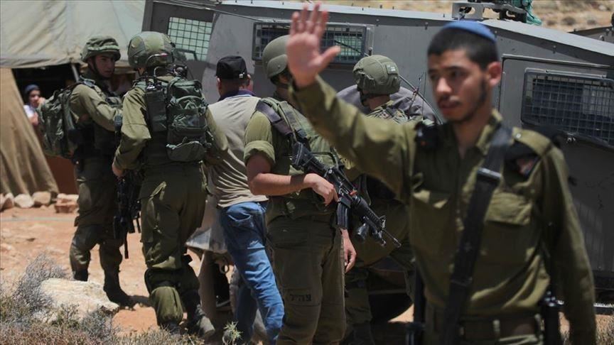 إسرائيل تعتقل  16فلسطينيا في الضفة الغربية  