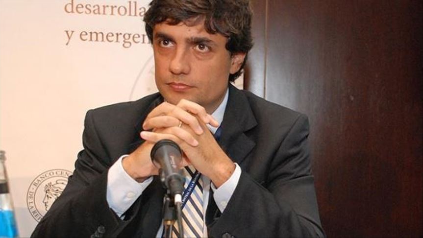 Ministro de Hacienda de Argentina afirma que no espera nuevas alzas del dólar