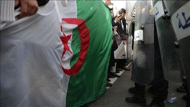 Algeria:Ex-justice minister detained over alleged graft