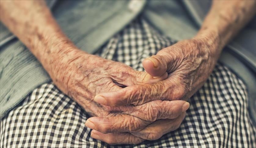 یک پیرزن هندی 19 سال است در توالت عمومی زندگی میکند