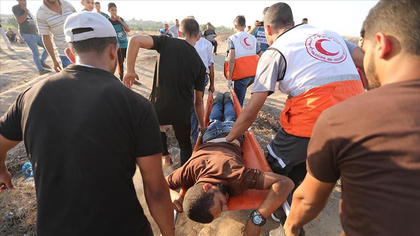 İsrail askerleri Gazze sınırında 122 Filistinliyi yaraladı