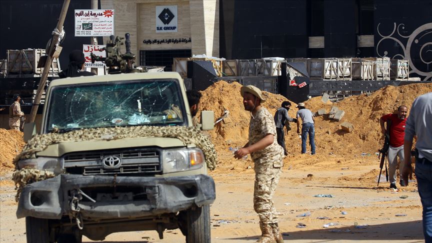 Libya'da Hafter güçlerinden 17 kişi UMH'ye teslim oldu