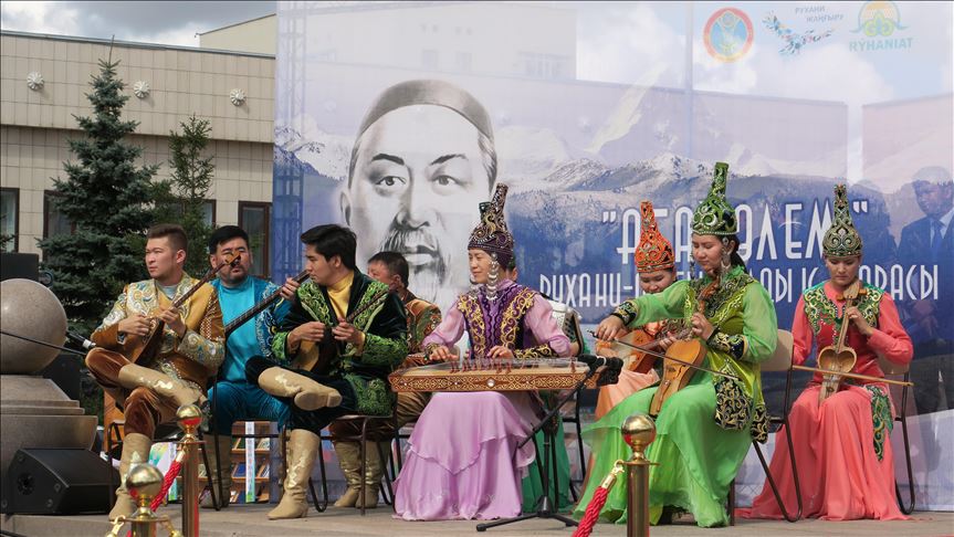 В Казахстане празднуют 174-летие Абая Кунанбаева