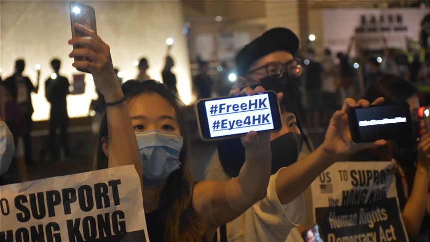 Hiljade demonstranata u Hong Kongu formirali "ljudski lanac"