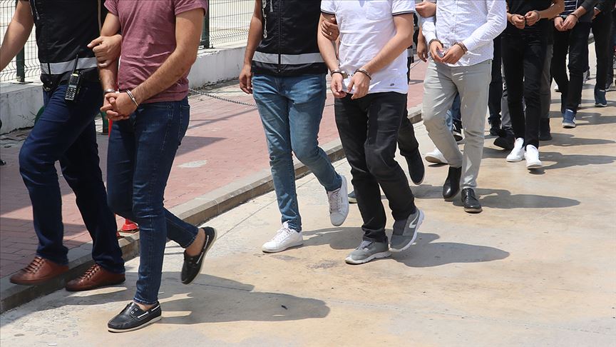 FETÖ'nün kapatılan eğitim kurumlarında çalışan 36 kişiye gözaltı