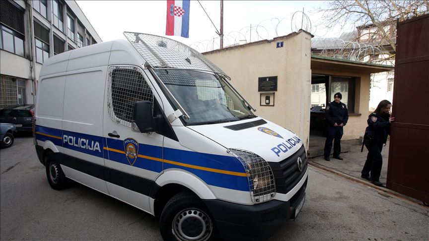 Hrvatska: Petorica privedena, za deset napadača u Kninu se traga