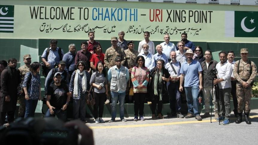 Pakistan army takes journalists to Kashmir 